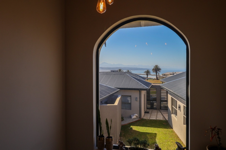 4 Bedroom Property for Sale in Baron View Western Cape